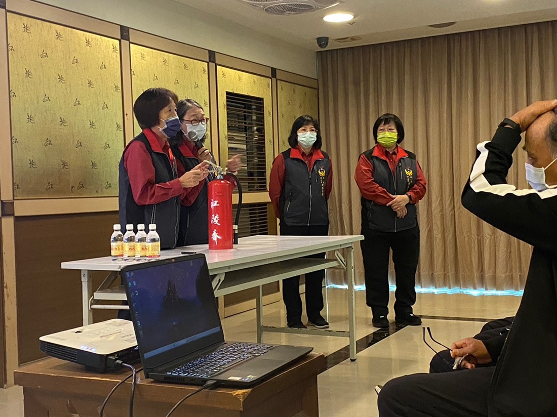 �����H��